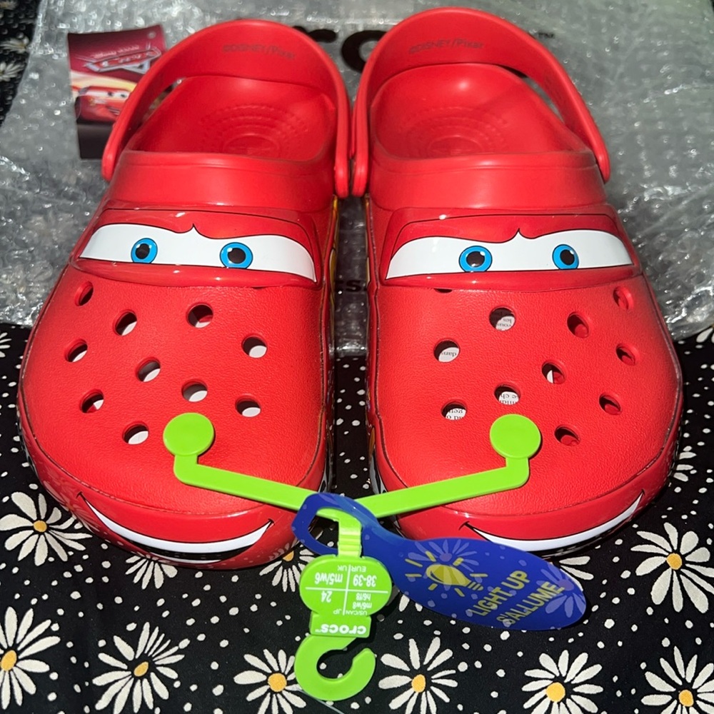 CROCS Light-Up Lightning McQueen